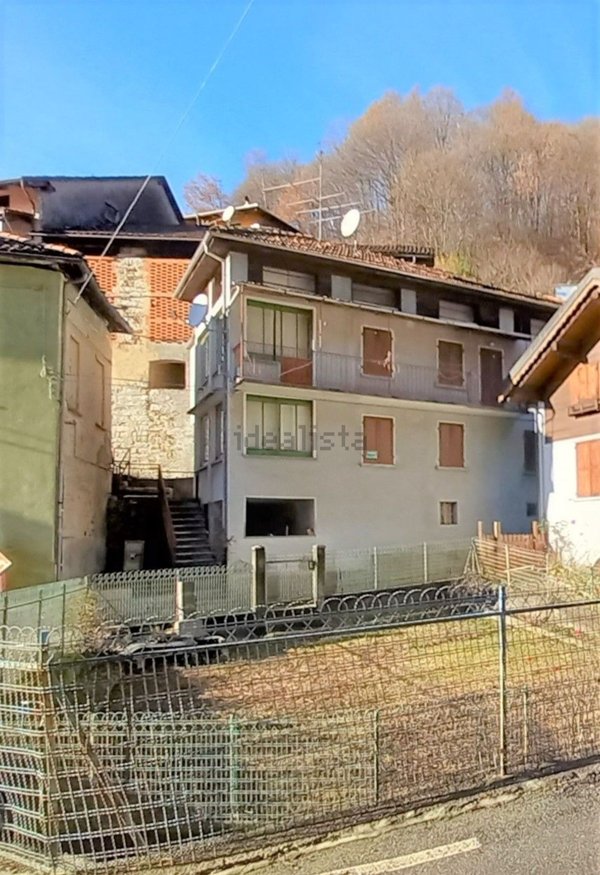 casa indipendente in vendita a Valduggia