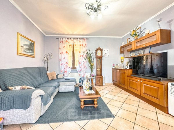 casa indipendente in vendita a Valduggia
