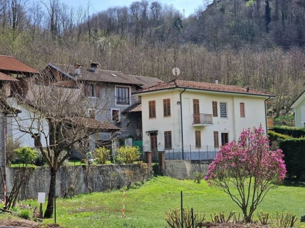 casa indipendente in vendita a Valduggia