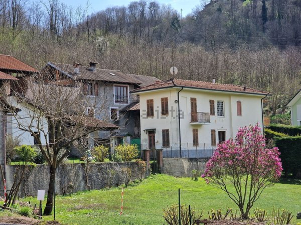 casa indipendente in vendita a Valduggia
