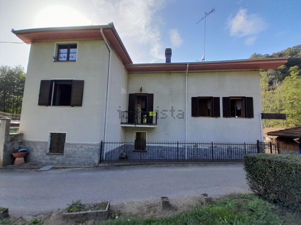 casa indipendente in vendita a Valduggia