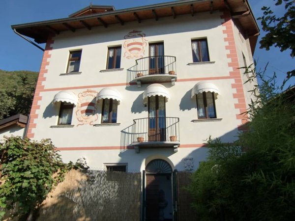 casa indipendente in vendita a Varallo