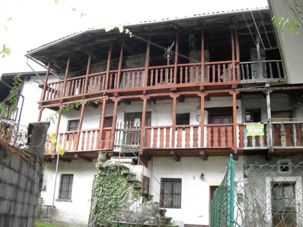 casa indipendente in vendita a Varallo