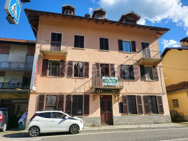 casa indipendente in vendita a Varallo