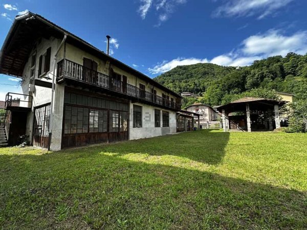 casa indipendente in vendita a Varallo
