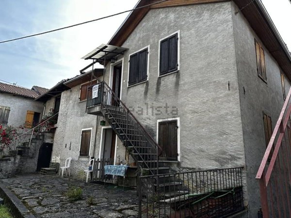 casa indipendente in vendita a Varallo