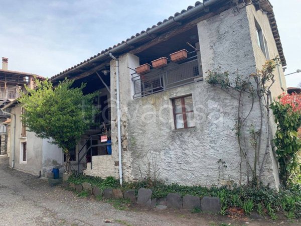 casa indipendente in vendita a Varallo