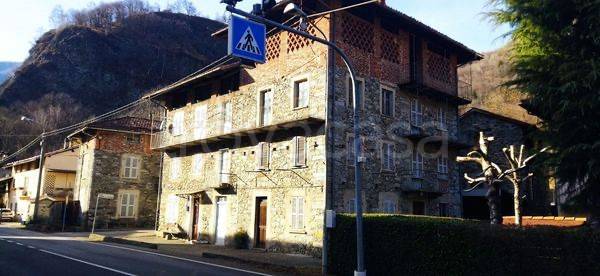 casa indipendente in vendita a Varallo