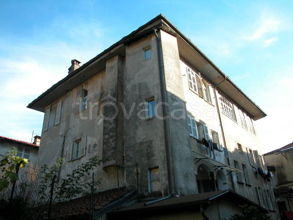 casa indipendente in vendita a Varallo