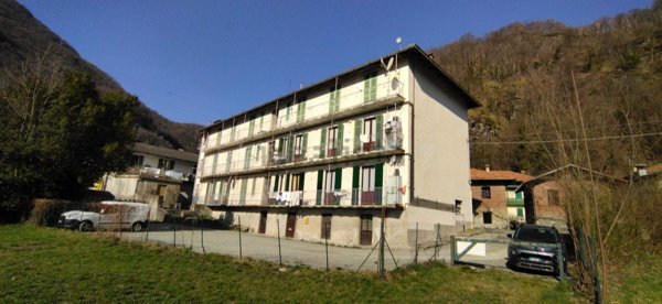 appartamento in vendita a Varallo in zona Scopelle