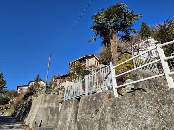 casa indipendente in vendita a Varallo