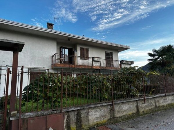 casa indipendente in vendita a Varallo