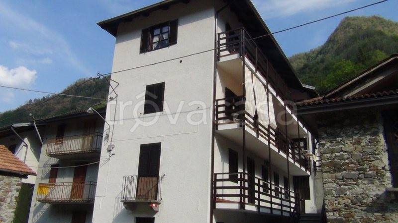 casa indipendente in vendita a Varallo