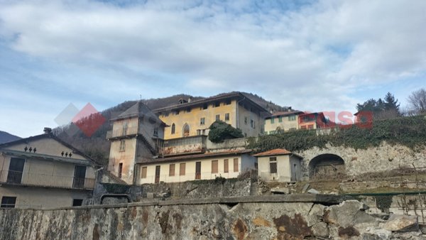 appartamento in vendita a Varallo