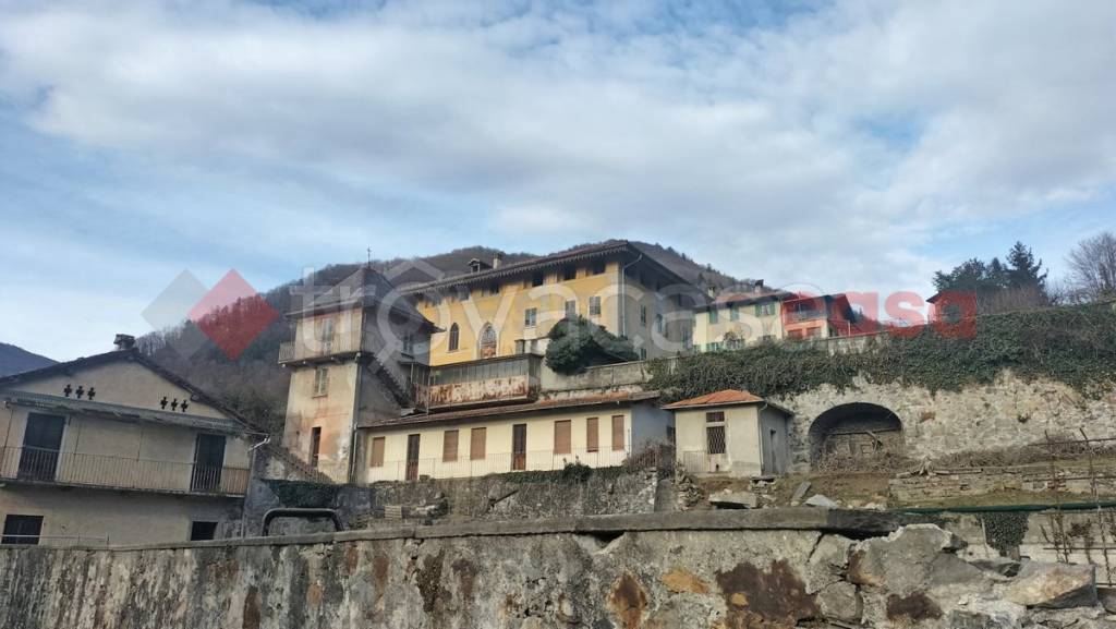 appartamento in vendita a Varallo