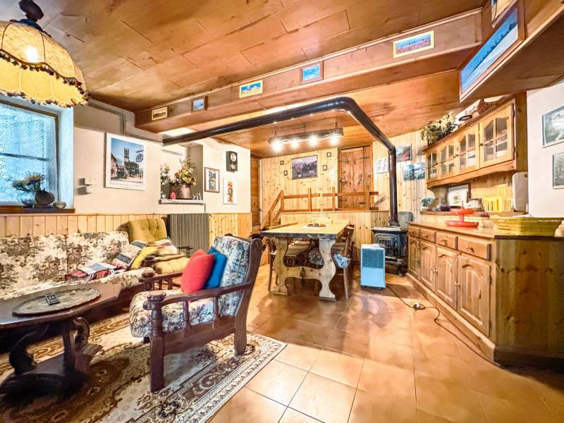 casa indipendente in vendita a Varallo in zona Sabbia