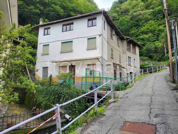 casa indipendente in vendita a Varallo
