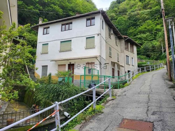 casa indipendente in vendita a Varallo
