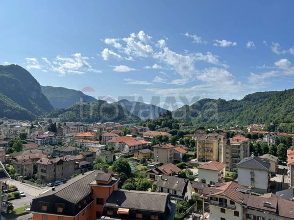 casa indipendente in vendita a Varallo in zona Crevola