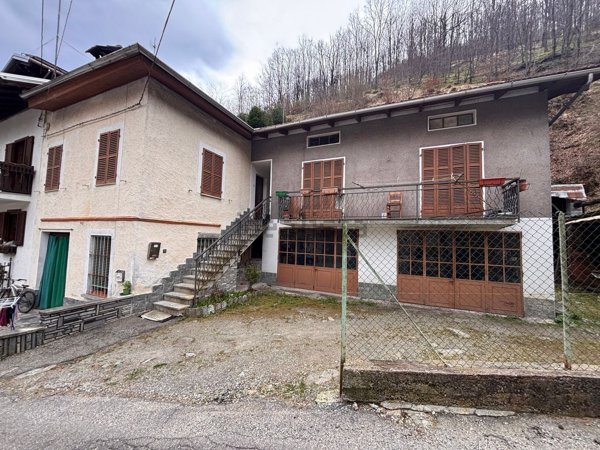 casa indipendente in vendita a Varallo