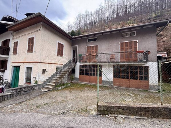 casa indipendente in vendita a Varallo