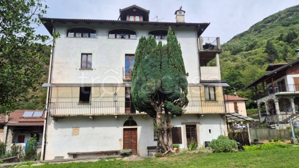 casa indipendente in vendita a Varallo in zona Valmaggia