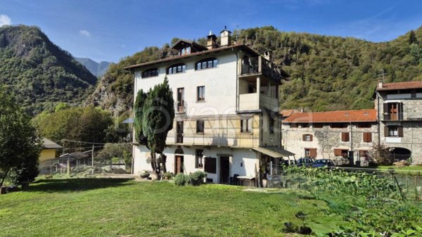 casa indipendente in vendita a Varallo in zona Valmaggia