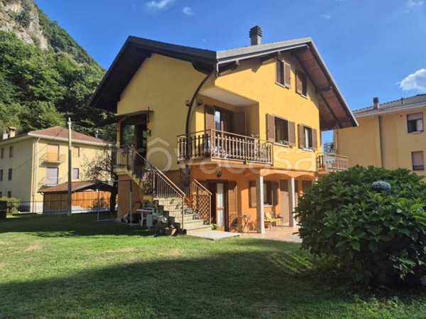 casa indipendente in vendita a Varallo