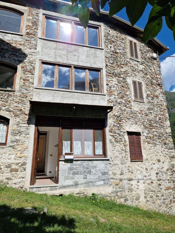 attico in vendita a Varallo in zona Morca