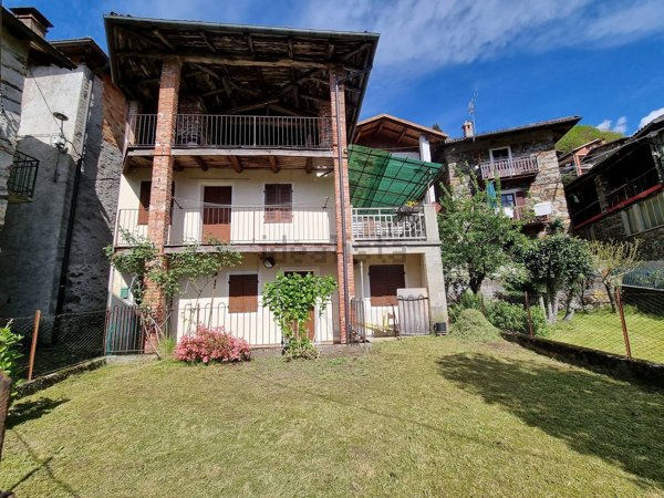 casa indipendente in vendita a Varallo in zona Cervarolo