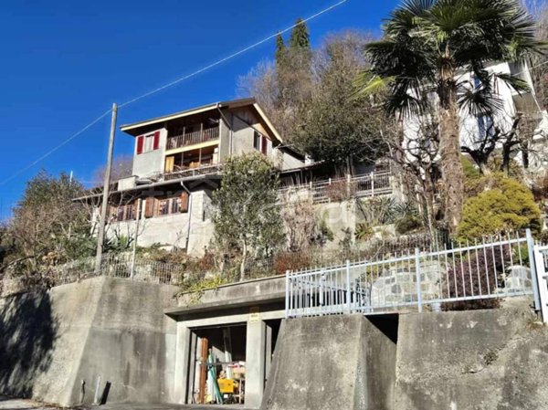casa indipendente in vendita a Varallo