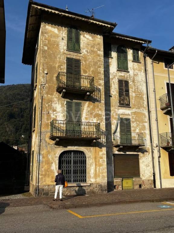 casa indipendente in vendita a Varallo