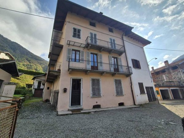 appartamento in vendita a Varallo in zona Valmaggia