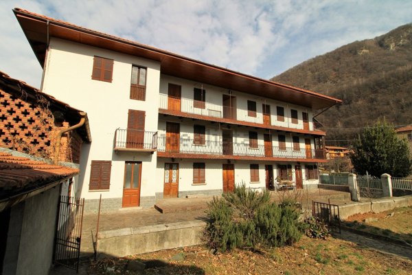 appartamento in vendita a Varallo in zona Roccapietra