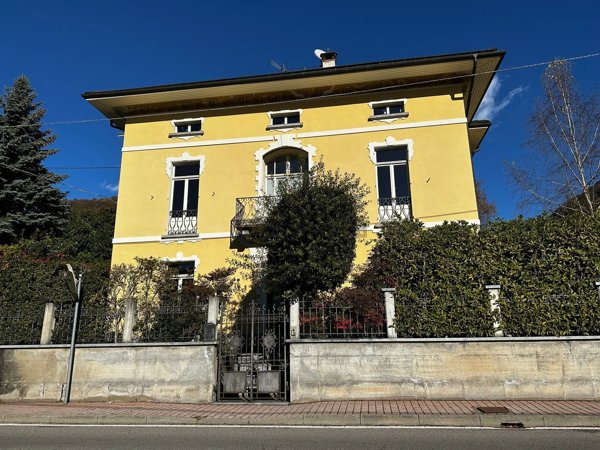 casa indipendente in vendita a Varallo