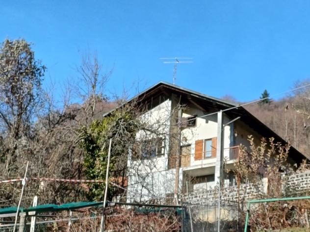 casa indipendente in vendita a Varallo in zona Morondo