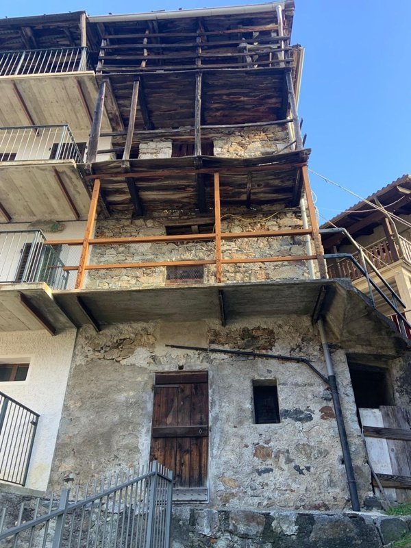 appartamento in vendita a Varallo in zona Sabbia