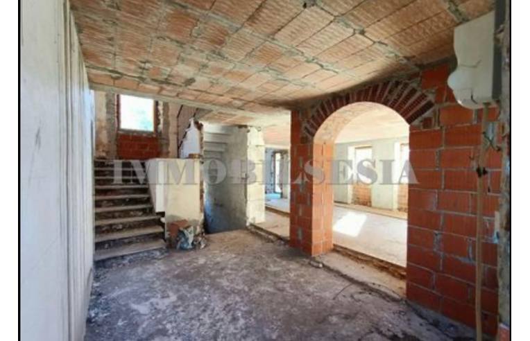 casa indipendente in vendita a Varallo in zona Valmaggia