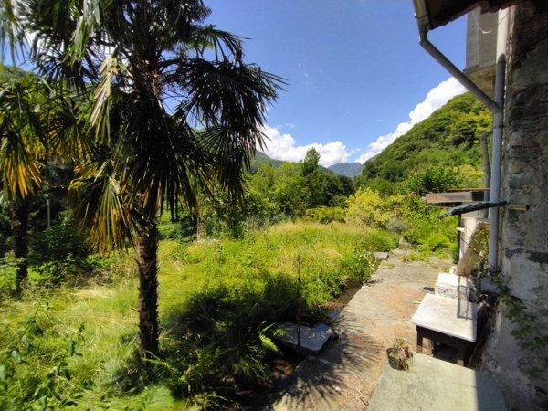 casa indipendente in vendita a Varallo