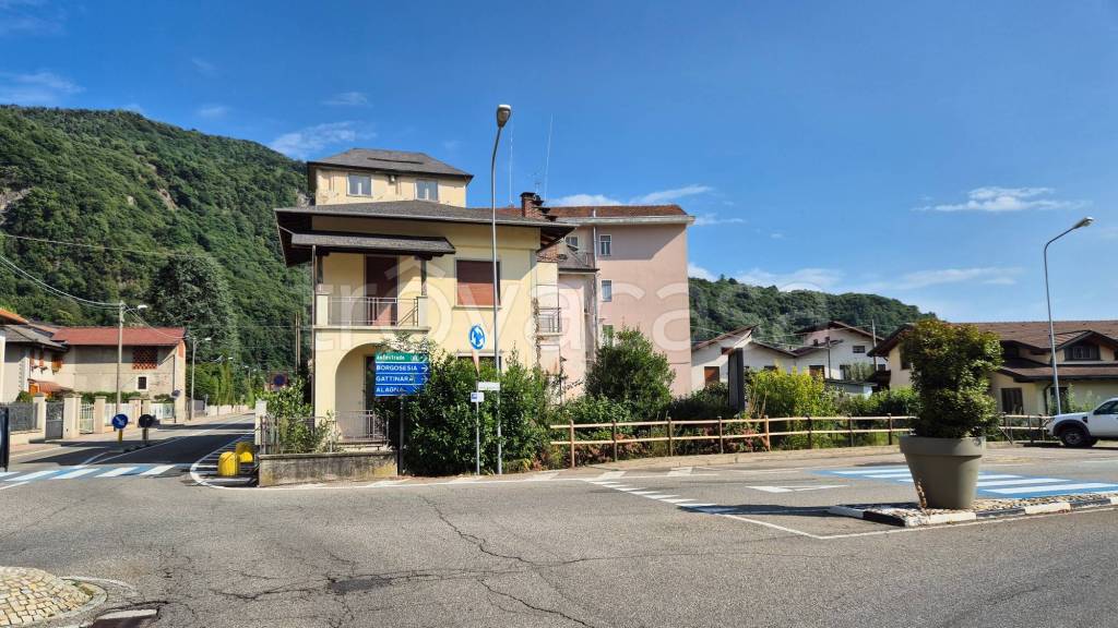 appartamento in vendita a Varallo