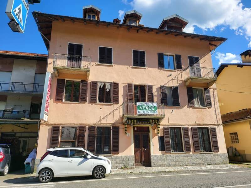 locale commerciale in vendita a Varallo in zona Valmaggia