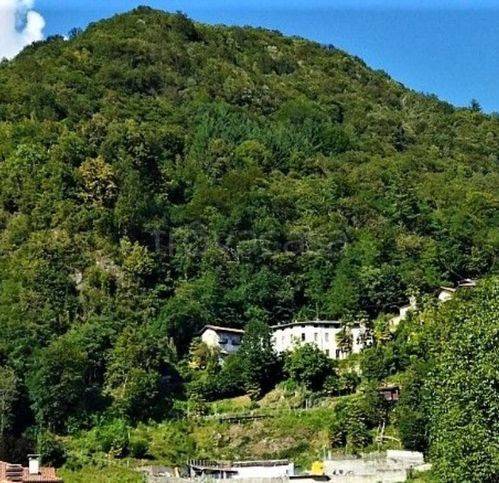 casa indipendente in vendita a Varallo