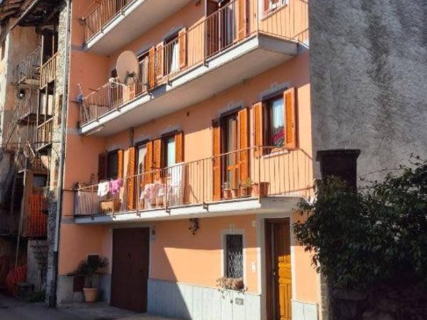casa indipendente in vendita a Varallo