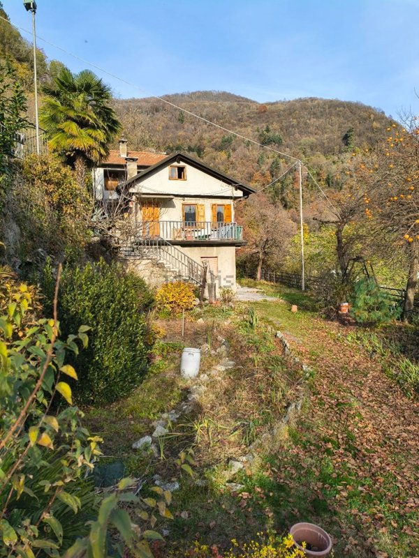 casa indipendente in vendita a Varallo