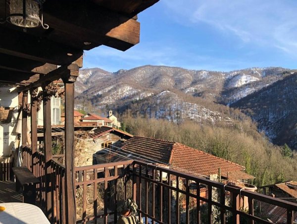 casa indipendente in vendita a Varallo