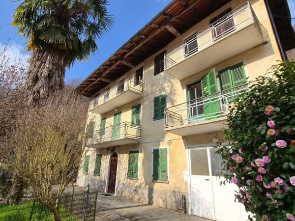 casa indipendente in vendita a Varallo