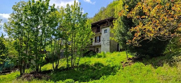 casa indipendente in vendita a Varallo
