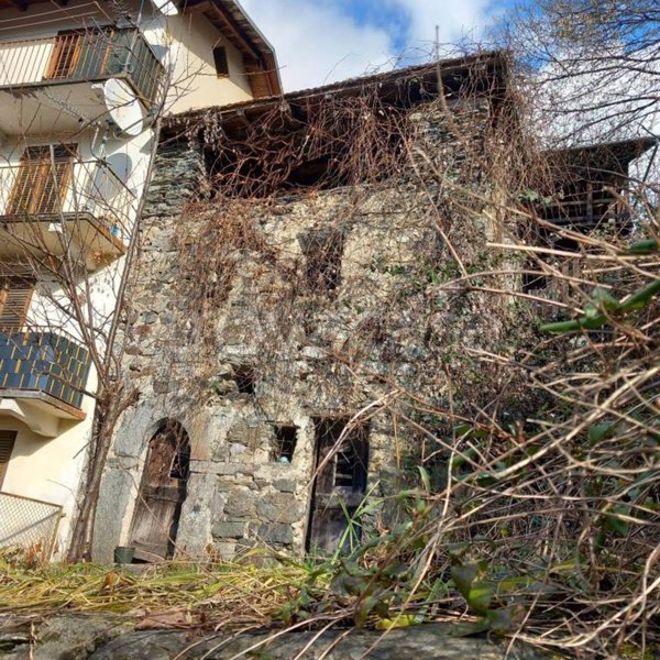 casa indipendente in vendita a Varallo
