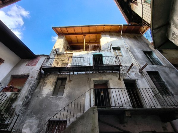 casa indipendente in vendita a Varallo