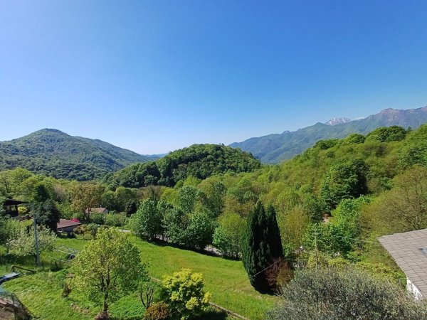 casa indipendente in vendita a Varallo